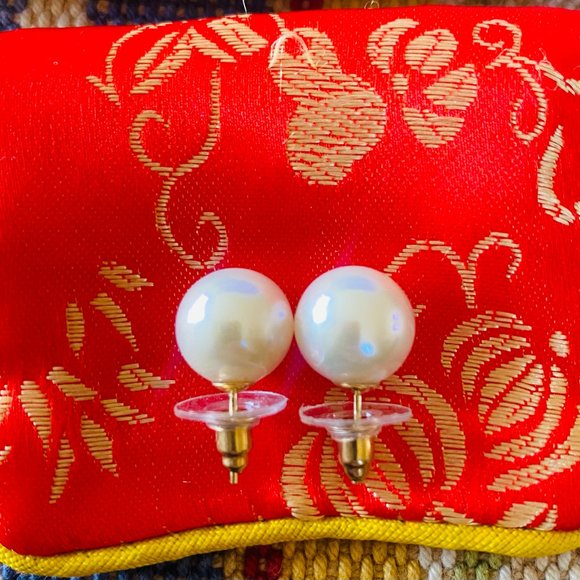 14K Pearl Stud Earrings (11-12MM)